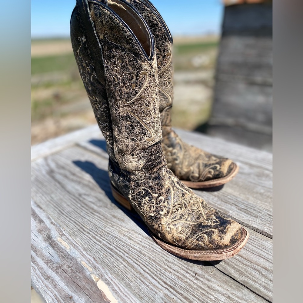 CIRCLE G by CORRAL Women’s 7 cowgirl western boots
